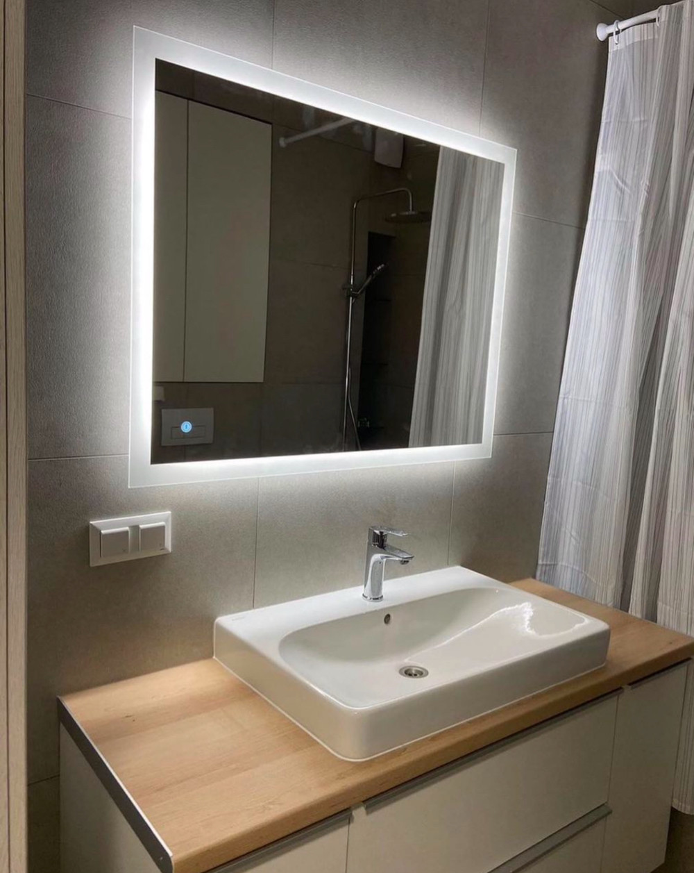 Дзеркало з Led підсвічуванням та сенсорним вимикачем