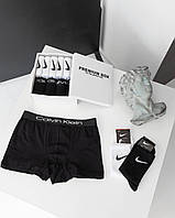Комплект 4 штуки білизни + 6 пар високих шкарпеток з коробкою S