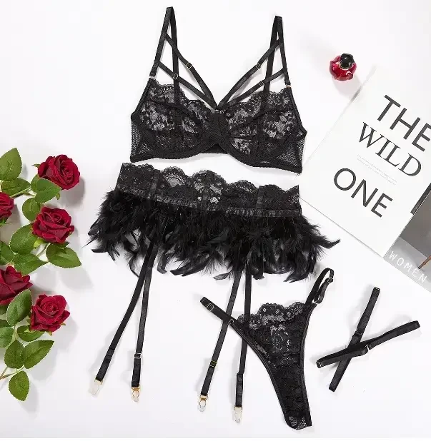 Мереживний комплект чорної білизни пояс з пір'ям, трусики та ліф з кісточками