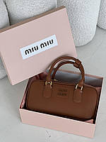 Сумка Miu Miu Arcadie Leather medium - Premium коричневий Є