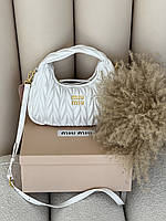 Сумка Miu Miu Wander Matelassé Nappa Leather Hobo Bag білий Є