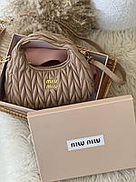 Сумка Miu Miu Wander Matelassé Nappa Leather Hobo Bag бежевий Є