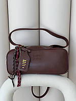 Сумка Miu Miu багет з брелком шоколадний Є