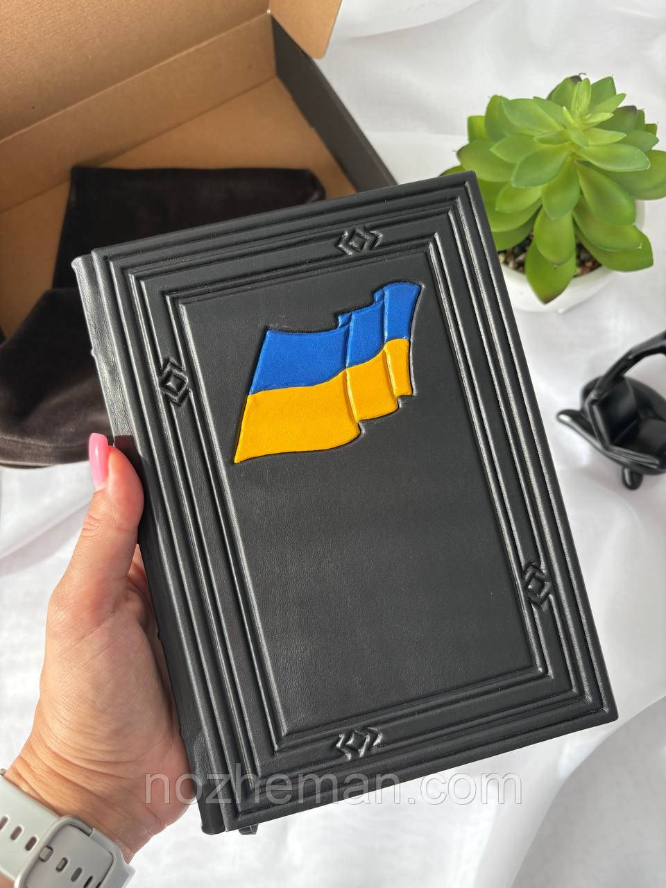 Щоденник недатований в шкіряній обкладинці "Україна 2" з золотим торцем формат А5, подарунок для чоловіка, фото 1