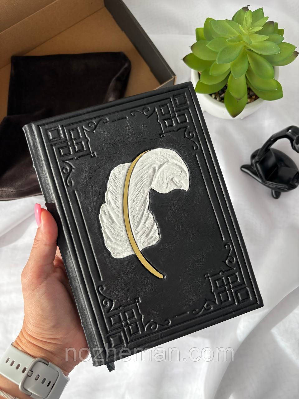 Щоденник подарунковий у шкіряній палітурці "Перо 2", формат А5 недатований ручної роботи, фото 1