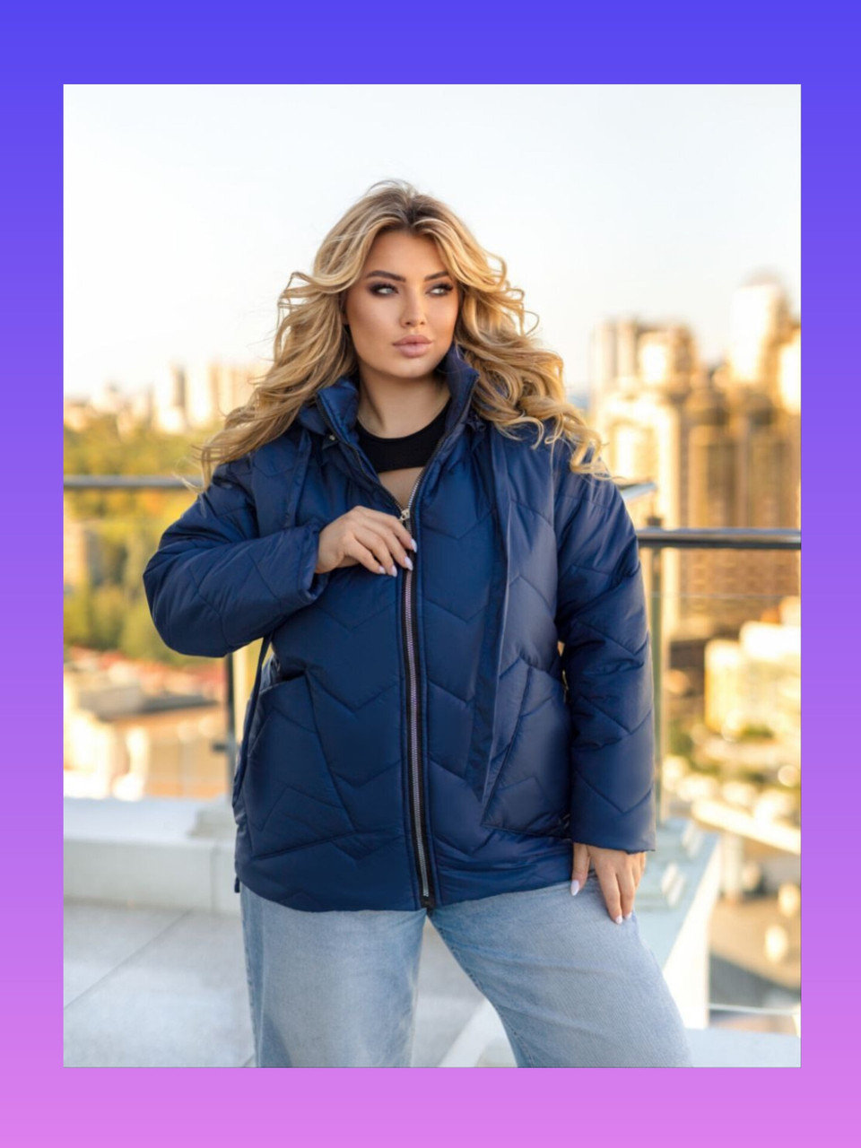 Жіноча коротка демісезонна куртка батал синя стьобана з капюшоном - фото 1 - id-p2744880271