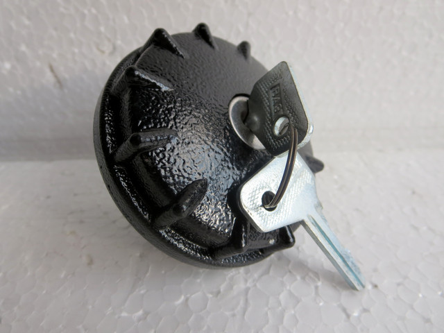 Крышка бензобака запирающаяся Славута, Таврия,