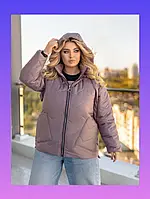 Жіноча коротка демісезонна куртка батал мокко стьобана з капюшоном
