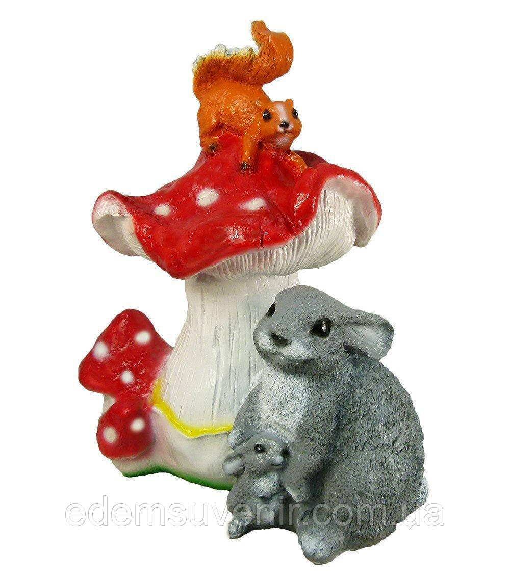 Фігура Гриб з крольчихою та білкою (50×40×20 см), садовий декор для дому, садова фігурка з полістоуну