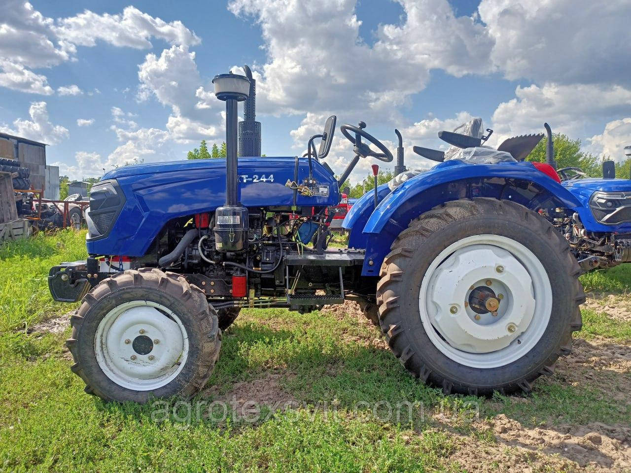 Мінітрактор Форте ХТ-244 LUX 4х4 КПП: (4+1)*2 Редукторний міст, фото 1