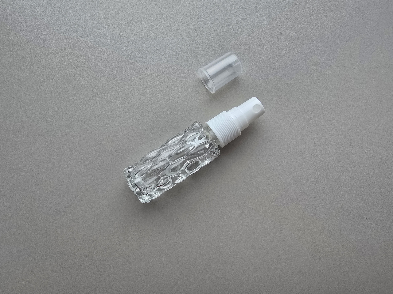 18 - 20 мл Матильда скляний прозорий флакон з пластиковим білим розпилювачем, спреєм 18/410, пляшка, атомайзер