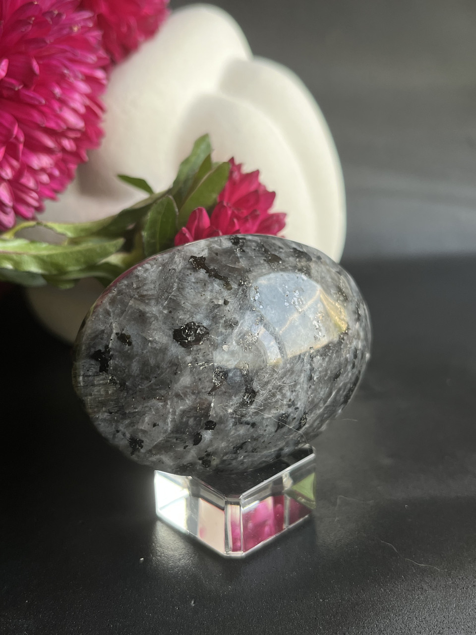 Натуральний ларвікіт мінерал камінь ларвікіт палм овал.60*43*31 мм, фото 1