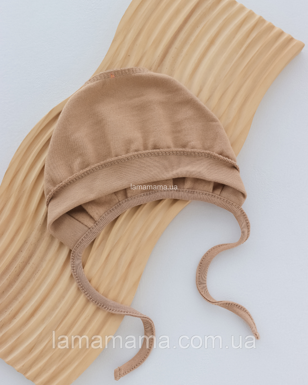 Теплий чепчик на зав'язках із зовнішніми швами Пухнасті історії Футер з начісом, кавовий, фото 1