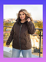 Жіноча шоколадна стьобана куртка батал з капюшоном, коротка демісезонна осіння модель