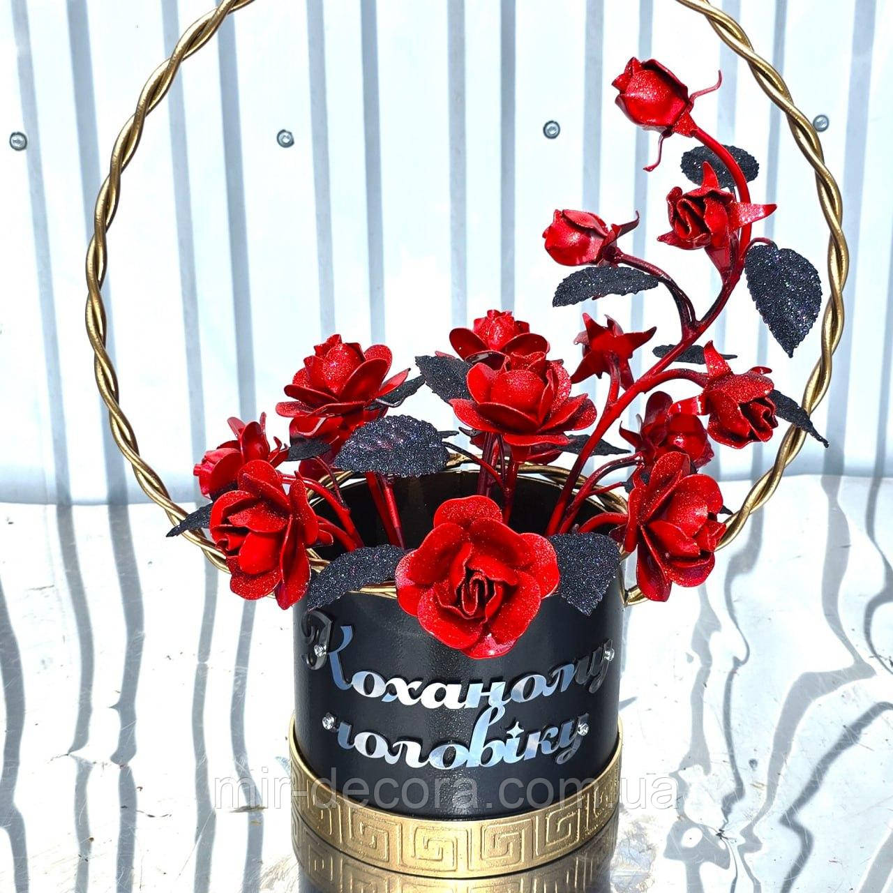 Букет Коханому чоловіку , ваза  памяти Героя, ваза на алею славы.