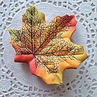 Лист тканинний. Набір 50 шт (7.5 на 8 см) Жовті з червоними та зеленими кінчиками.