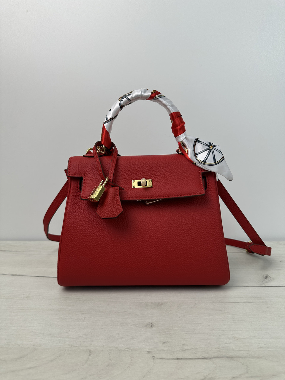 Шкіряна популярна сумка з ручкою 25см золота фурнітура КТ-815-25 Червона, фото 1