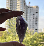 Аметист скелетний натуральний необроблений кристал обеліск з аметисту 69*28*20 мм., фото 10