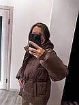 Жіноча куртка з куліскою на талії з капюшоном холофайбер — стильна куртка осінь-зима (розміри S, M, L, XL), фото 10