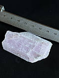 Кунцит натуральний необроблений камінь мінерал. 58*35*10 мм., фото 7
