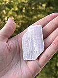 Кунцит натуральний необроблений камінь мінерал. 58*35*10 мм., фото 6