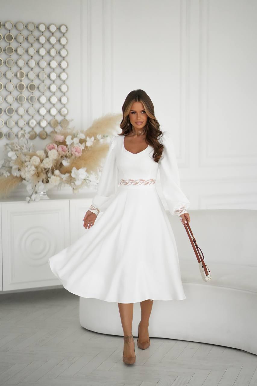 Коктейльне плаття міді з вишивкою, фото 1