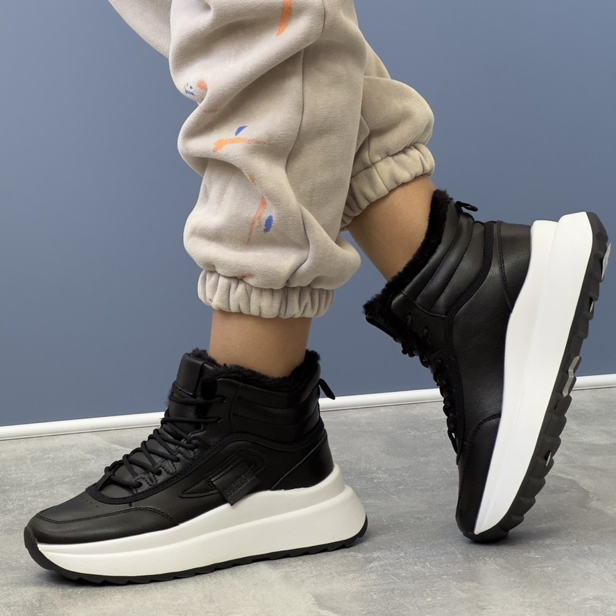 36 р. Кросівки жіночі зимові чорні на білій підошві утеплені (20591), фото 1