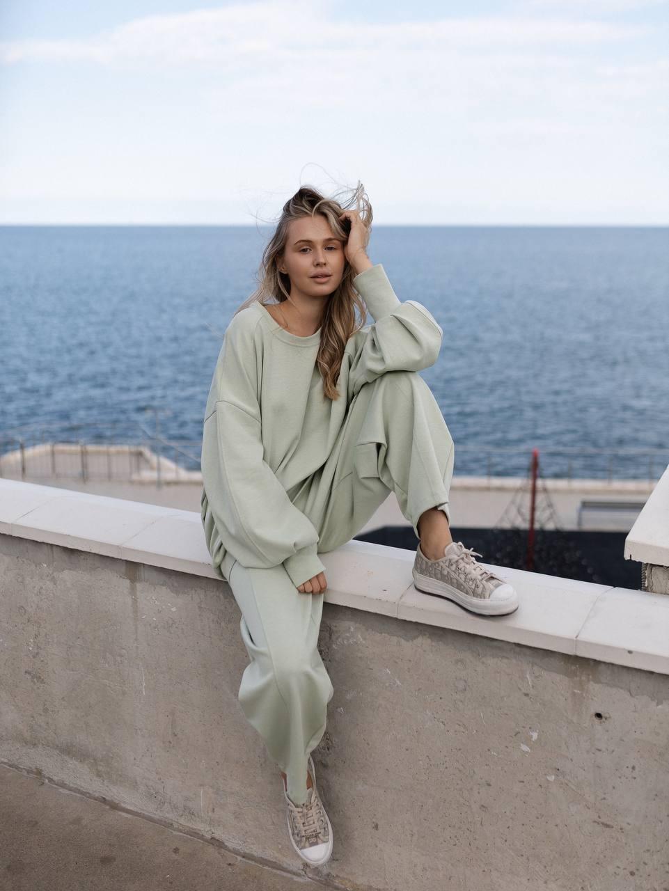 Жіночий теплий спортивний костюм штани банани та кофта на манжетах (р. 42-48) 63so2064, фото 1