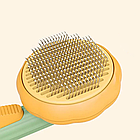 Гребінець для шерсті котів і собак із кнопкою, зручний щітка для вичісування підшерстя і видалення ковтунів, фото 7