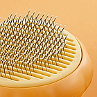 Гребінець для шерсті котів і собак із кнопкою, зручний щітка для вичісування підшерстя і видалення ковтунів, фото 10