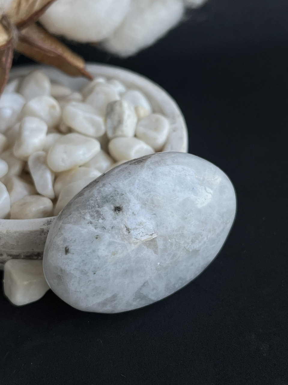 Кабошон натуральний місячний камінь овал камінь кабошон палм адуляр 52*36*21 мм., фото 1