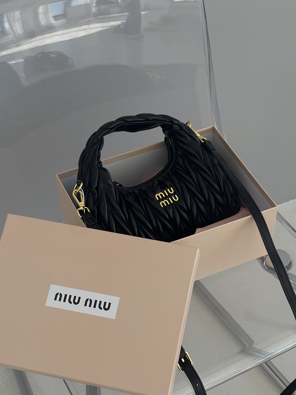 Сумка жіноча Miu Miu Wander Matelassé Nappa Leather Hobo Bag чорний хобо Міу Міу, фото 1