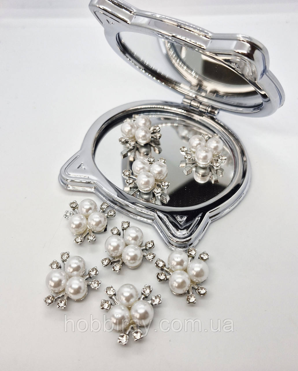 Кабашон, середина ПЛАСТИКОВА основа "Три перліні". 2,2 см. 1 шт. Колір білий в сріблі., фото 1