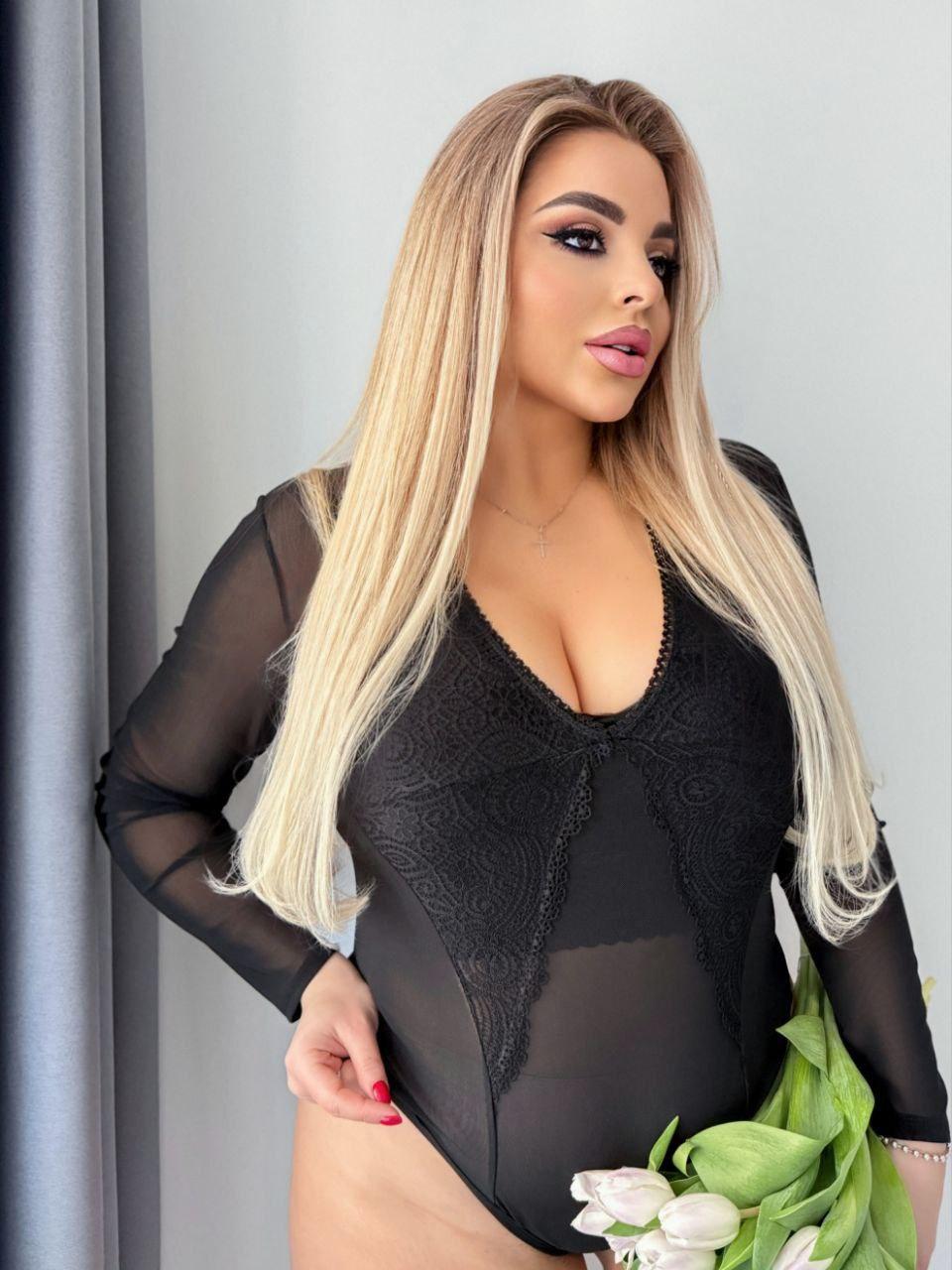 Жіноче боді з рукавом