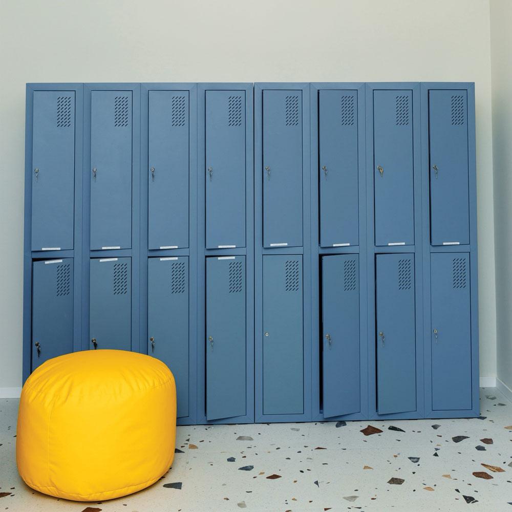 Шафа для одягу металева ШОМ-300/4/8 в роздягальні, фото 1