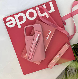 Чохол рожевий rhode ribbon в коробці з блиском для губ на iPhone 14 pro