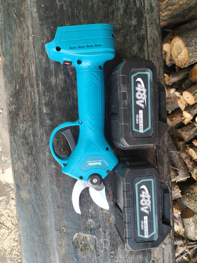 Аккумуляторный секатор Makita - фото покупателей 1