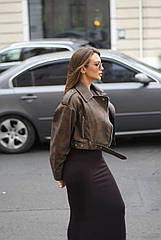 Укорочена куртка з еко-шкіри в трендовому шоколадному кольорі 1808 Розмір oversize