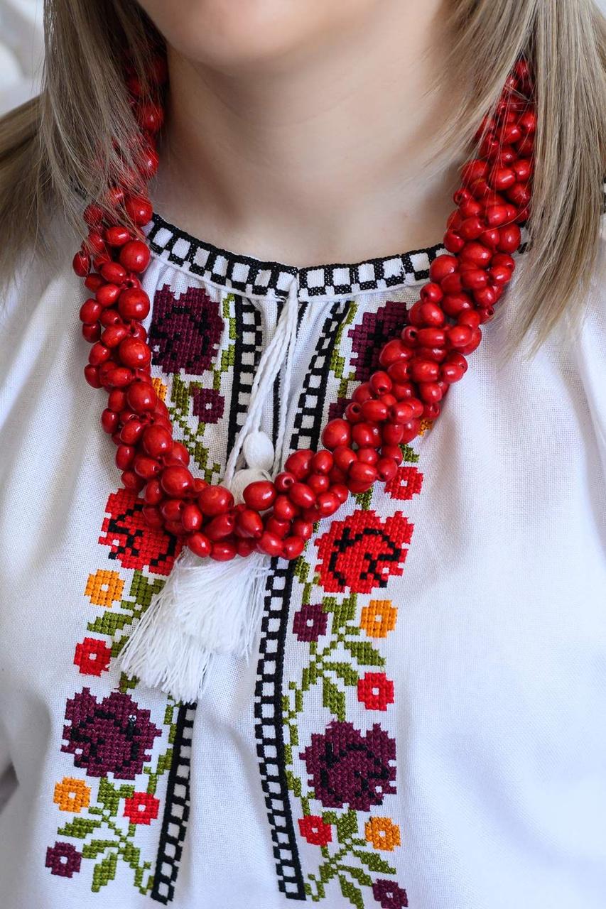 Красиве жіноче дерев'яне намисто