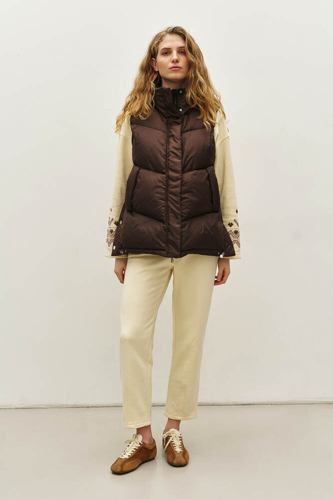 Жіночий жилет стьобаний подовжений з коміром-стійкою MKRM4188, фото 1