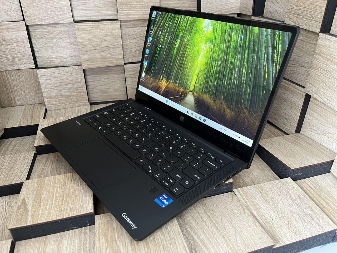 Б/в Ультрабук Gateway GWTC71427-BK 14.1" 1920x1080 Сенсорний| Core i7-1255U| 8 GB RAM| 512 GB SSD| UHD