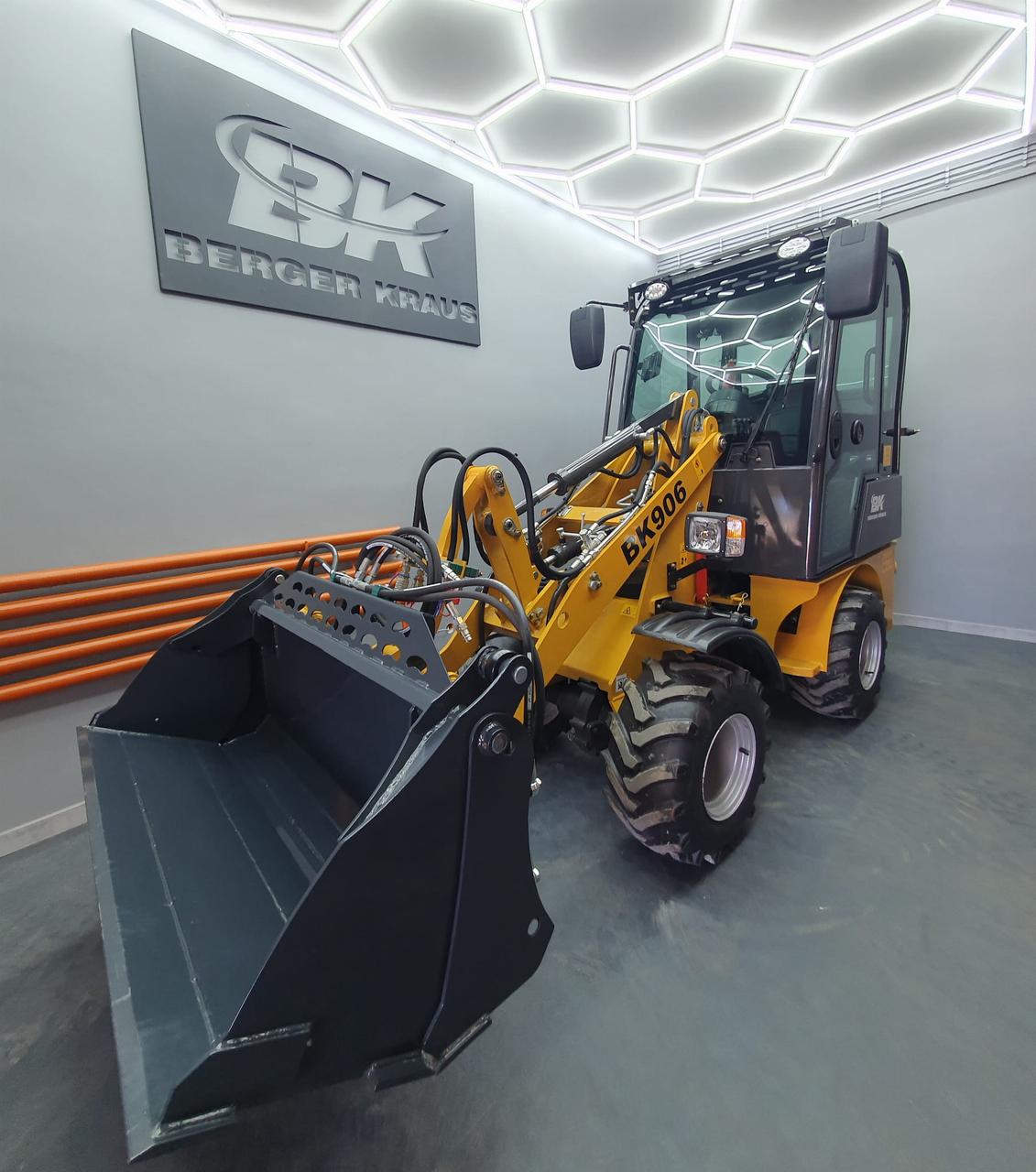 Колісний навантажувач Berger Kraus BK906 з кабіною, двигун Perkins Euro 5