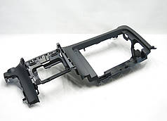 Панель бардачка та центрального монітора торпедо Hyundai Kona Electric (17-) 84540K4AA0TRY