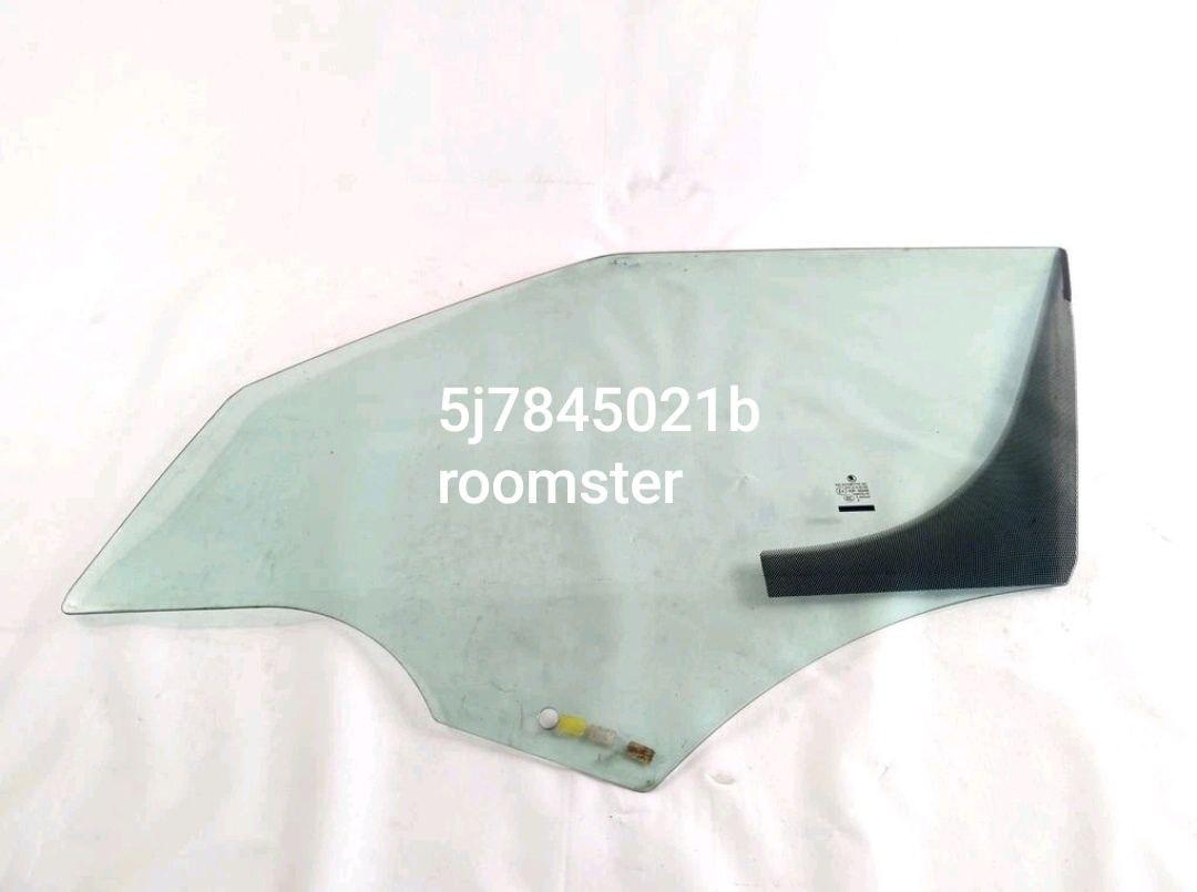 Скло преднє ліве шкода румстер, фото 1