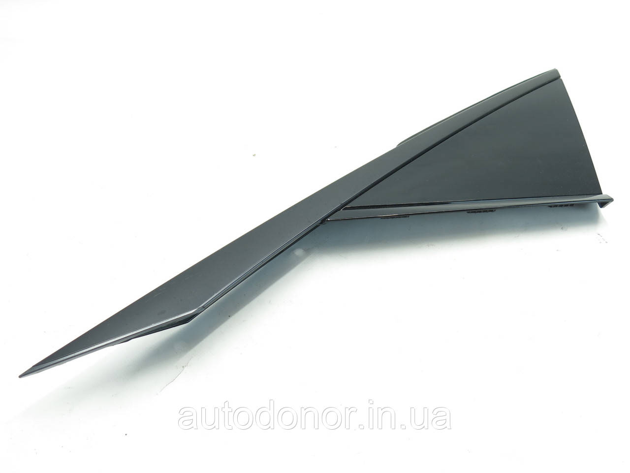 Накладка трикутник крила задня права FWD Nissan Ariya (22-) 78126-5MP0A