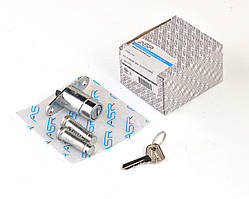 Замок багажника ВАЗ 2101, 2102, 2103, 2104, 2105, 2106, 2107, з ключами та личинками до замка дверей