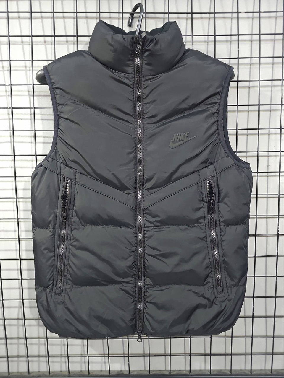 Жилетка чоловіча Nike спортивна чорна Чоловічий жилет Найк