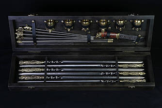 Набір шампурів з мангалом та бронзовими чарками з головами диких звірів на подарунок шефу