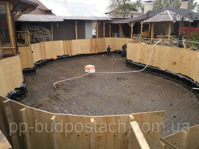 Будівництво бетонного басейну