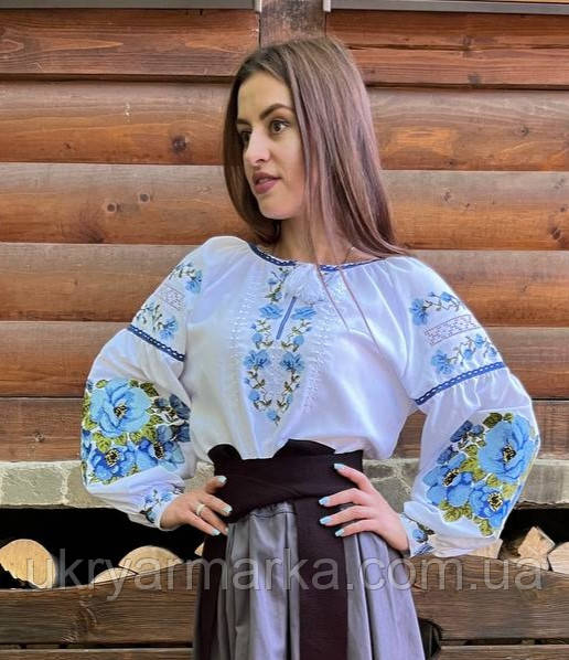 Біла жіноча сорочка з великими квітами "Шипшина-2" і вишитим поясом